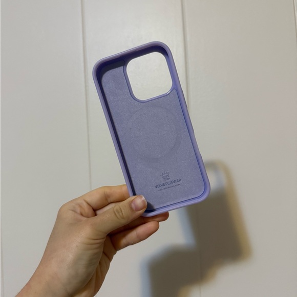 Velvet Caviar iPhone 16 Pro Case - Picture 2 of 2